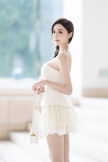 开局负债亿点点，我靠抄书成神了