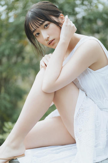 国产亚洲青年大奶子干日逼